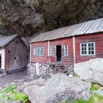 Jøssingfjord-helleren-sokndal-norway-House-under-rock
