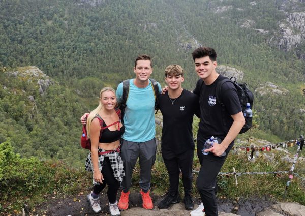 best-hikes-in-norway-pulpit-rock-here-with-chealsea-trevor-alex-diego best-hikes-in-norway-pulpit-rock-here-with-chealsea-trevor-alex-diego