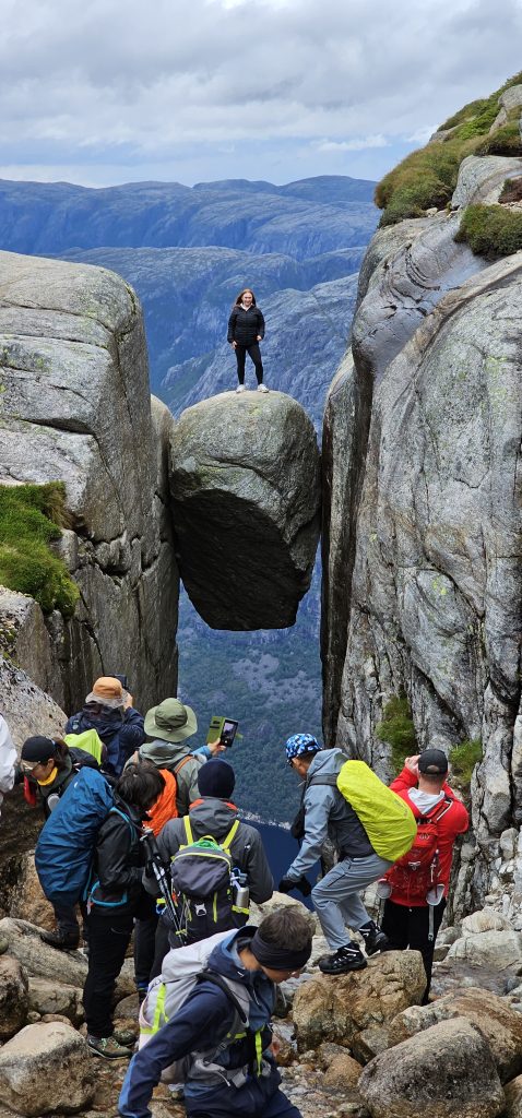 Kjeragbolten in Norway
